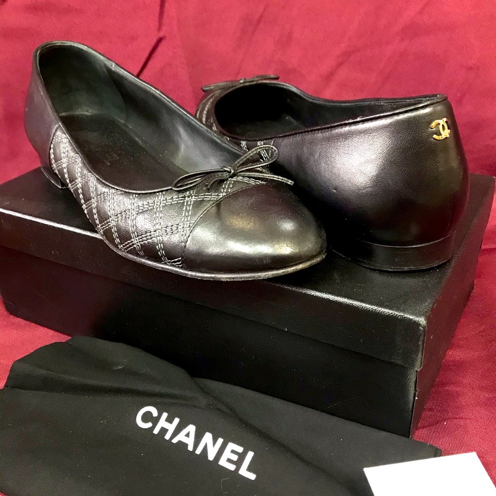 Size 39.5 CHANEL Ballerines- black leather